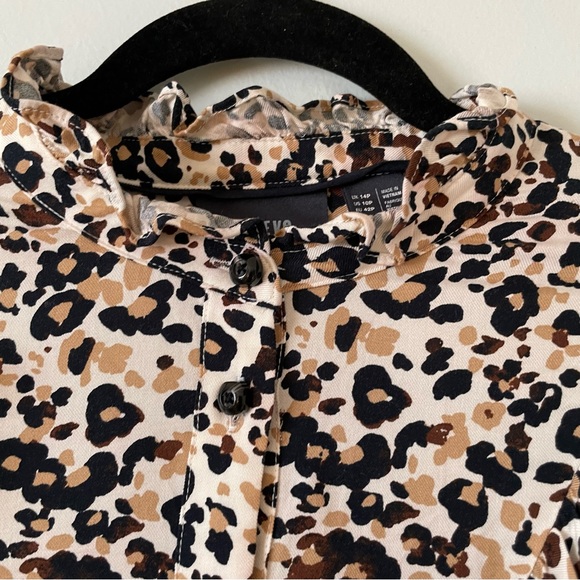 Maeve by Anthropologie Long sleeve Leopard print Ruffled Button Down Size 10p - Picture 3 of 8
